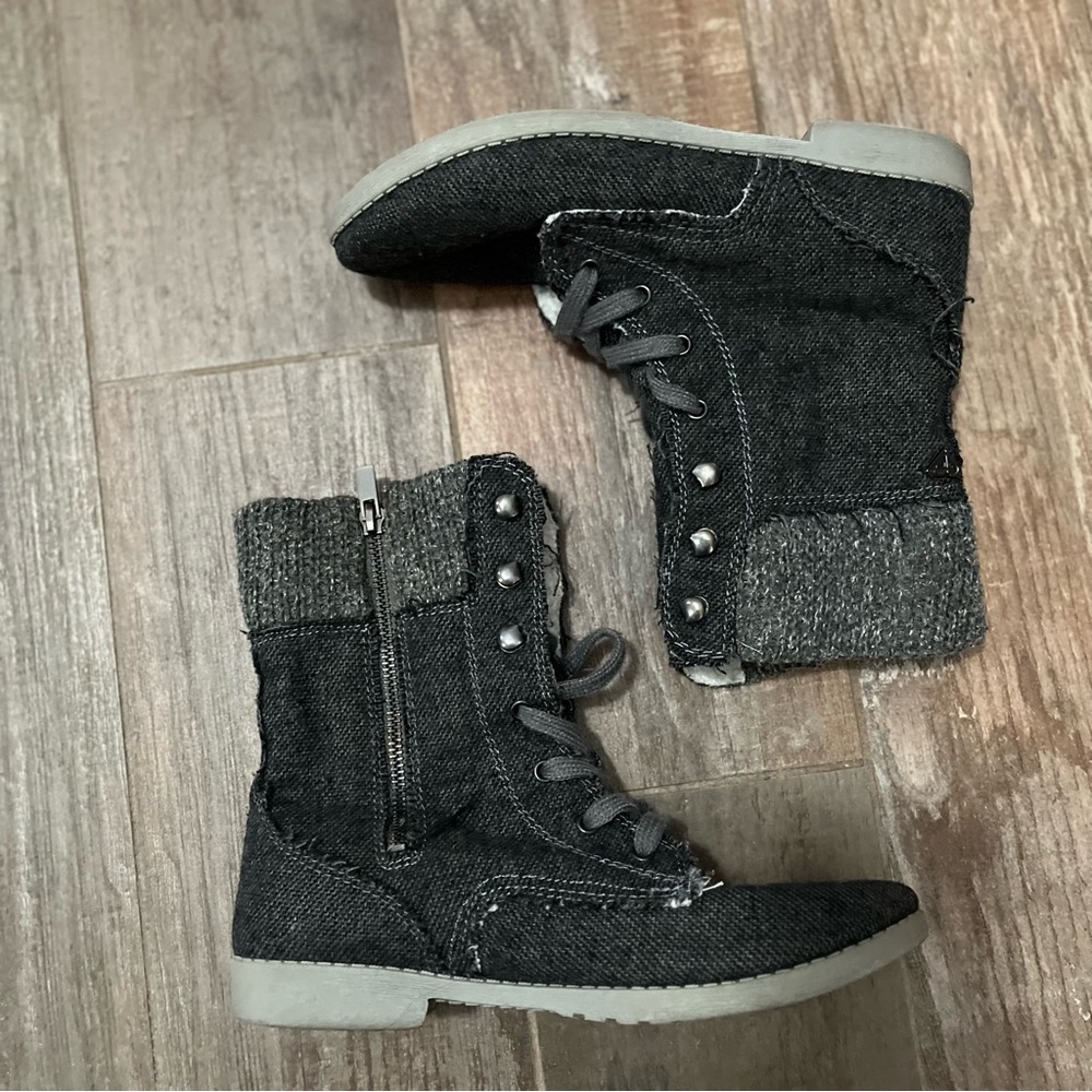 Roxy boots